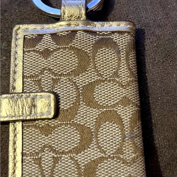 Genuine Coach Photo Keychain - Picture 3 of 3